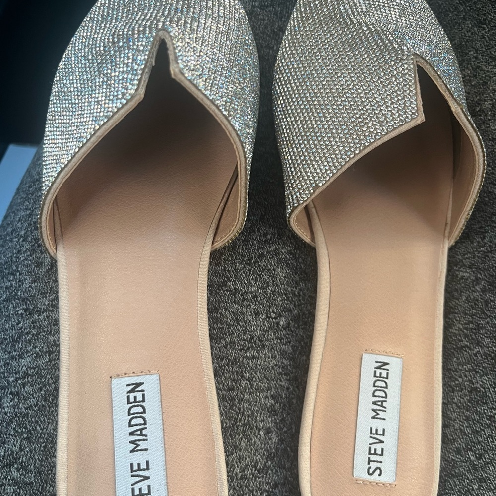 Brand new Steve Madden rhinestones slip